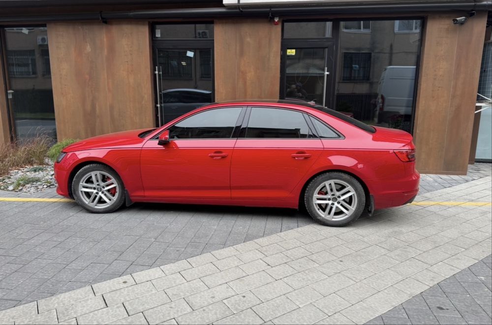 Audi a4 b9 седан а4б9 терміново!