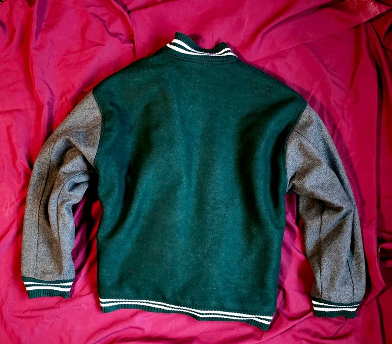 Продам оригинальный стильный бомбер из фильма Назад в будущее