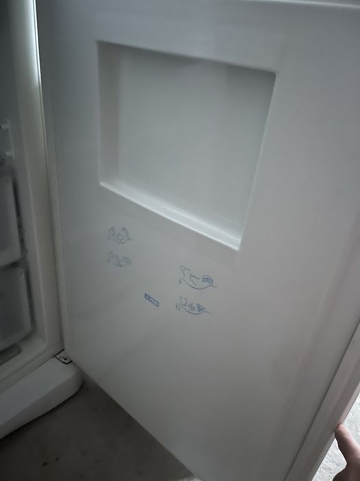 Холодильник  Indesit