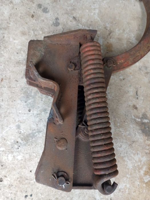 Пружинні механізми підйому секцій культиватора (2 шт.)