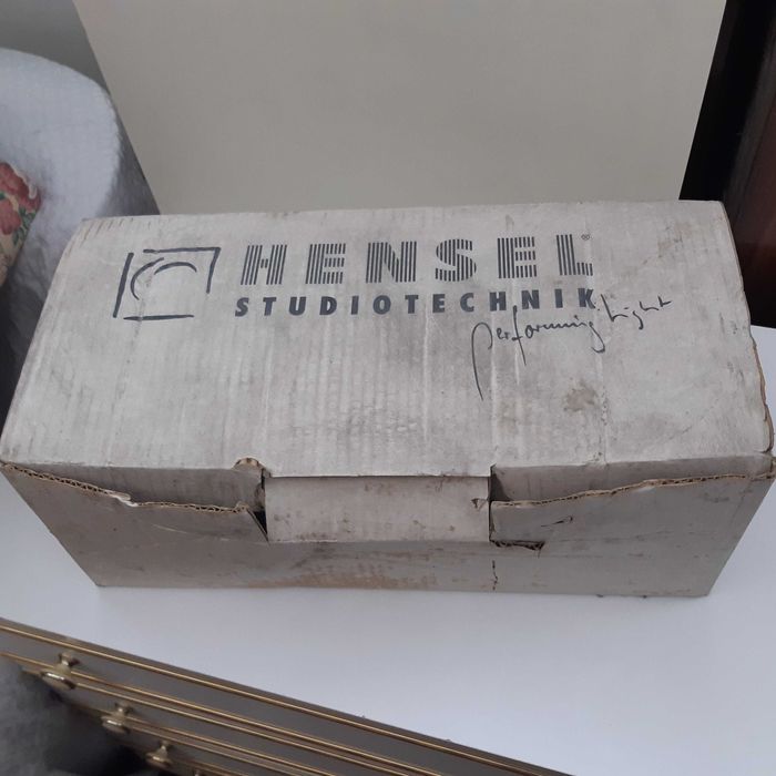 Strobe Flash Luz Profissional HENSEL Compact-B 1000 Expert