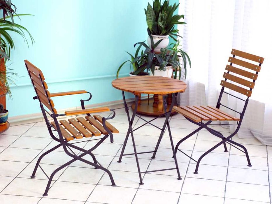 Складні меблі для дому та кафе