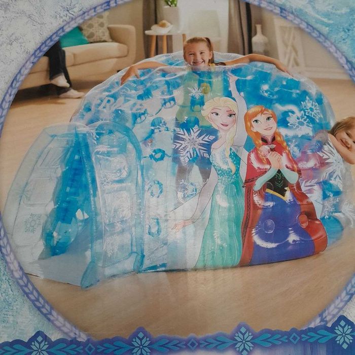 надувной замок фирмы INTEX