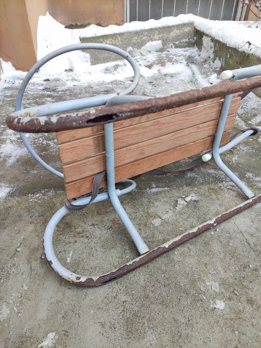 Sanki dziecięce metalowe do odnowy