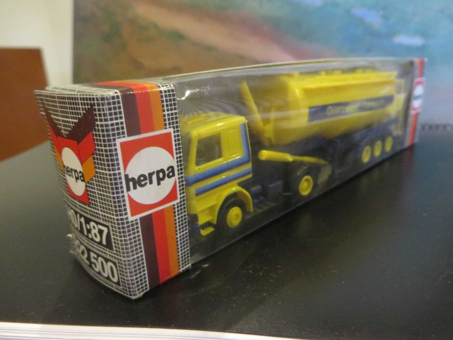 Camião colecção HERPA Scania 142 E / escala 1/87 - NOVO / RARO