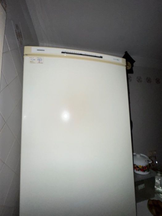 Холодильник б/у.