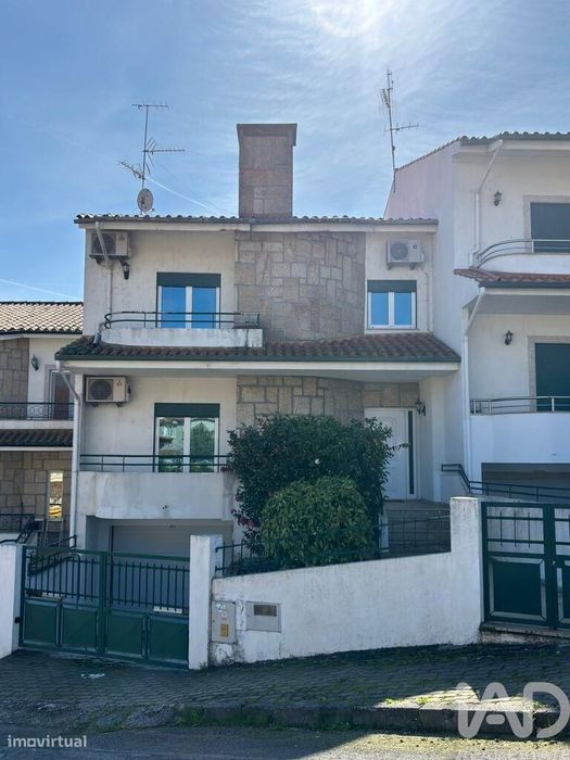 Moradia geminada T4 em Santa Maria Maior de 151,85 m2