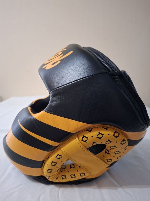 Боксерський шолом Fairtex