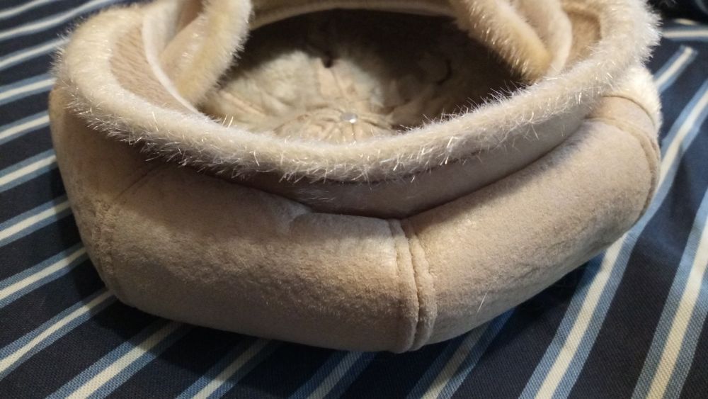 EБерет женский, тёплый б/у.