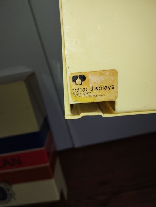 Ekspozytor do papierosów Golden American