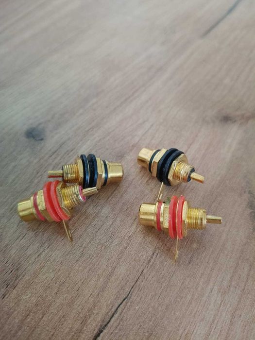 Gniazda RCA 4 sztuki