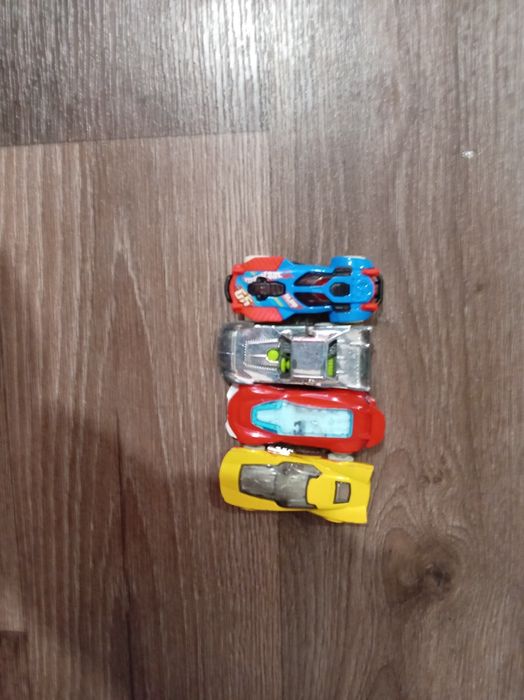 Продаю оригінальні Hot Wheels! 
Ціна від 40 до 70 грн за машинку.
Ос