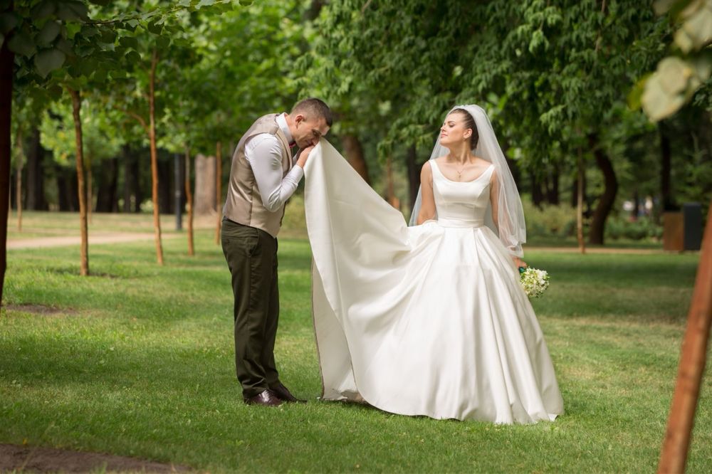 Весільна сукня шампань/атлас