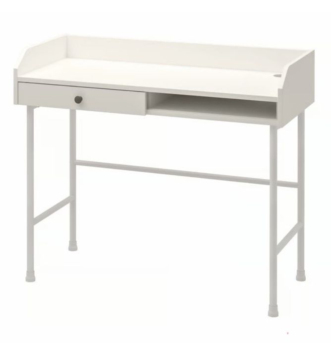 Biurko biale Ikea