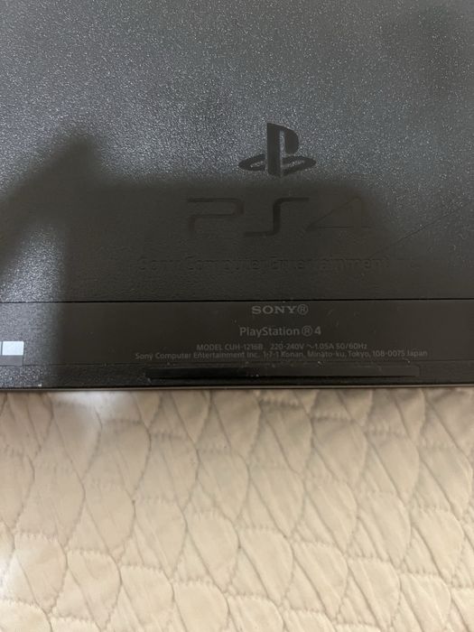 PS4 1TB + 1 controller