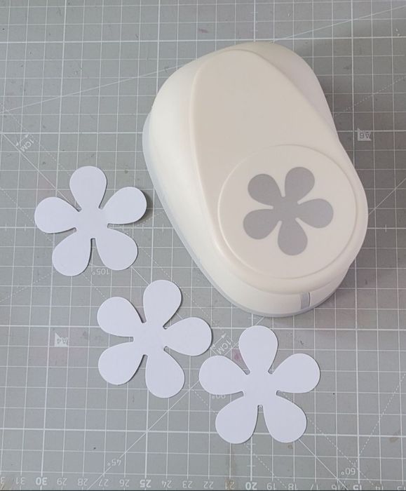 Dziurkacz kwiat duży