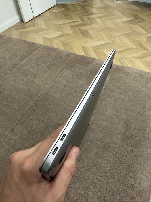 MacBook Air 13 2020 i5 /8 GB /512 Gb 93% АКБ!