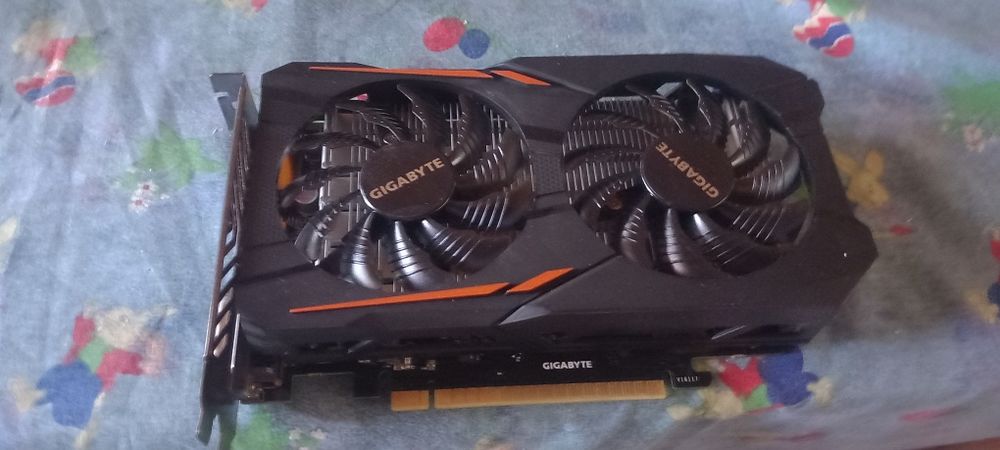 2 GB Graphics Card, Like New64171745929473120
