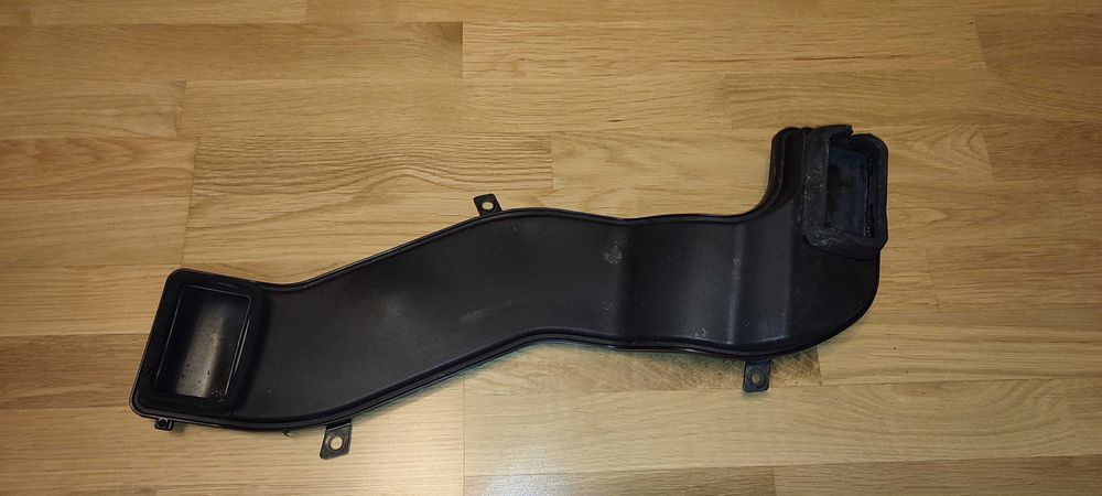 воздухозаборник патрубок повітряного фільтра 4N51-10B768-AF VOLVO V50