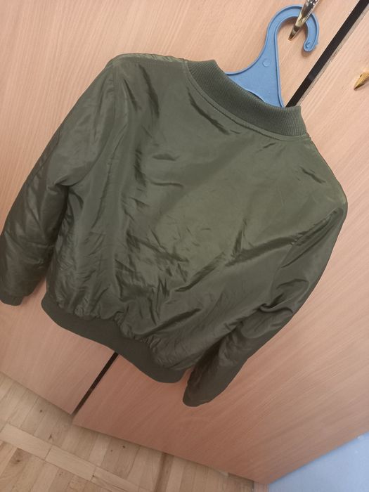 Продам               курточки