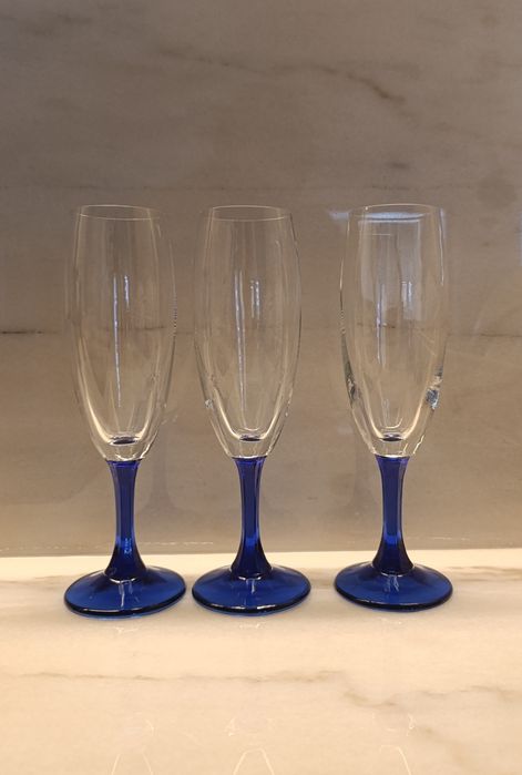 Conjunto de vários copos novos