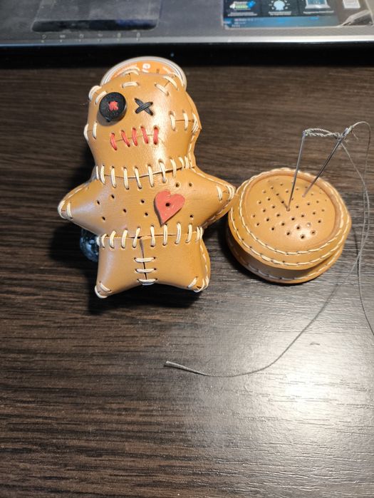 Кукла Вуду из натуральной кожи. Игольница.