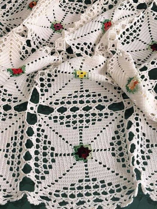 Toalha de Mesa Artesanal em Renda - Cor Pérola, Nova
