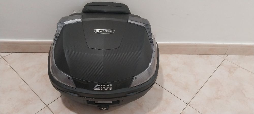 Topcase Givi c/base