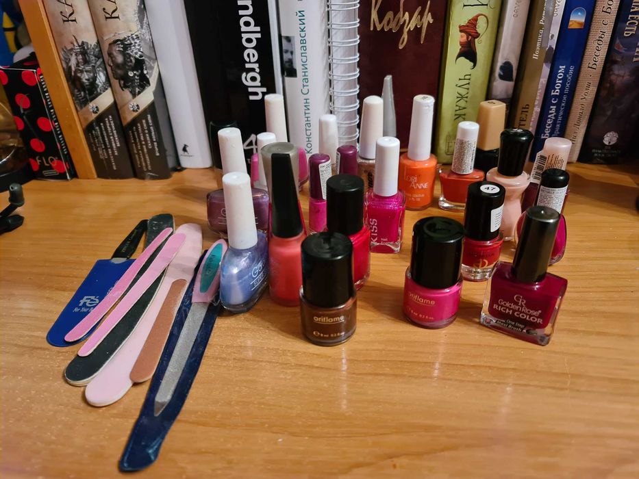 Лаки для ногтей 30+ шт