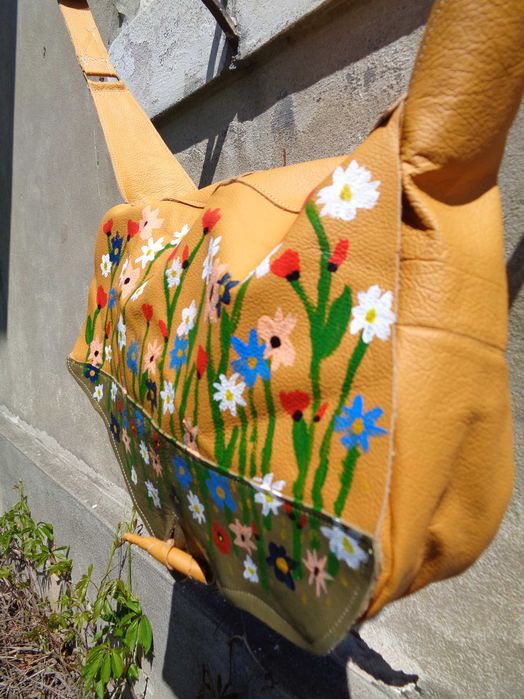 Artystyczna torebka skórzana z polnymi kwiatami.  Handmade