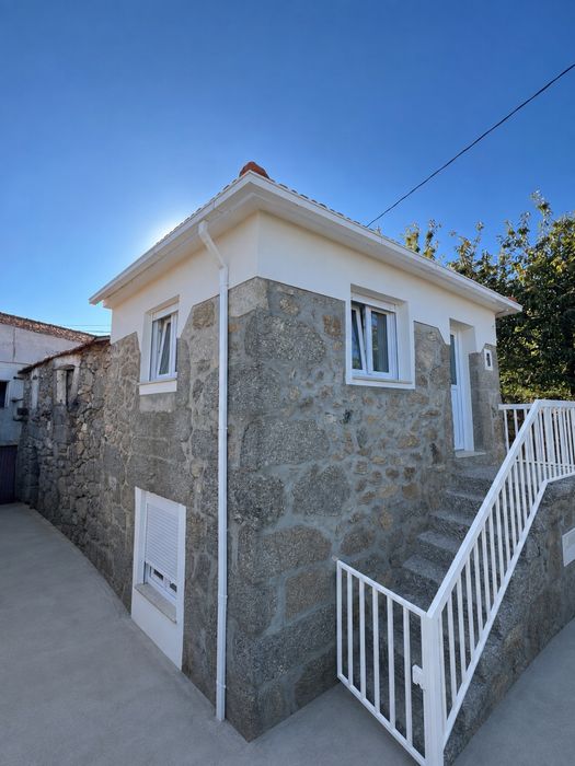 Moradia T1 remodelada para venda Galvã - Lamego