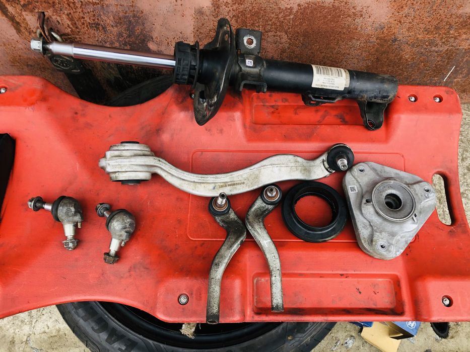 Ричаг підвіски Мерседес Mercedes CLS C218/X218 правий передній нижній