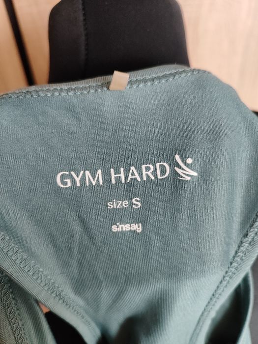 Top stanik sportowy Sinsay Gym Hard yoga fitness pilates siłownia