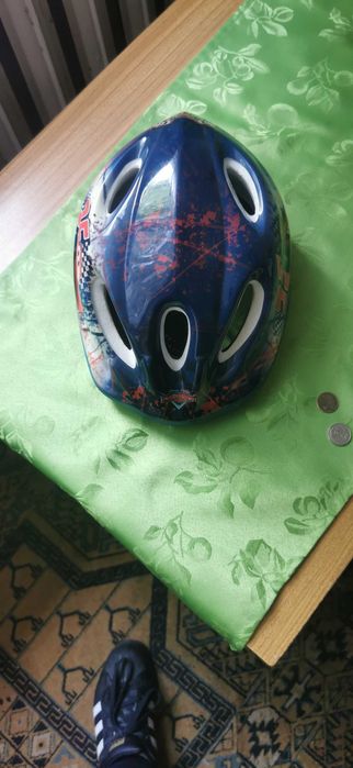 Sprzedam kask rowerowy dziecięcy auta