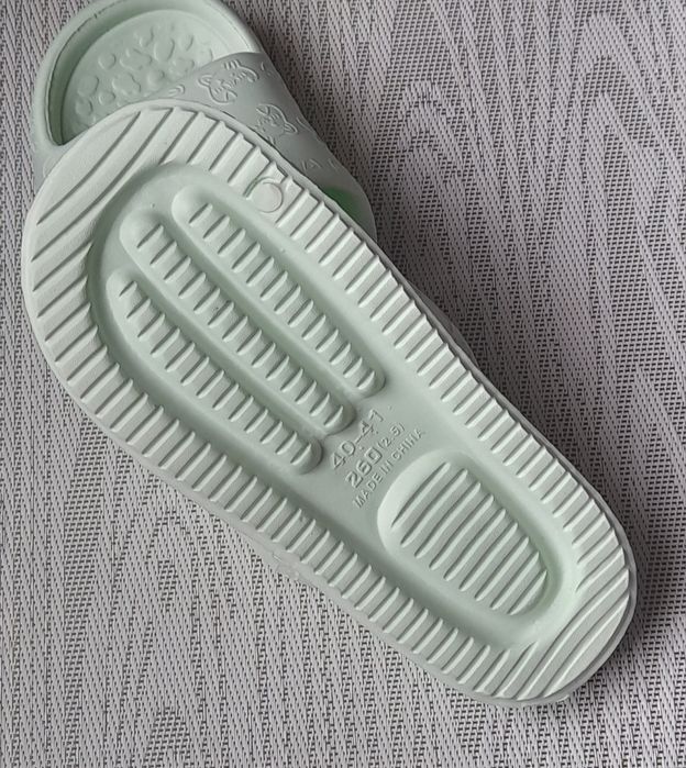 Шлёпанцы женские