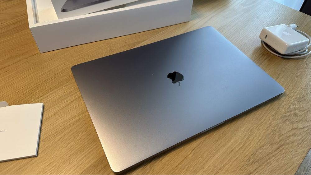 MacBook Pro 16” 2019 – i7 / 32 GB RAM