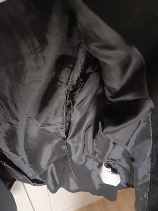 Taliowana marynarka czarna Reserved 36 z zamkami i poduszkami