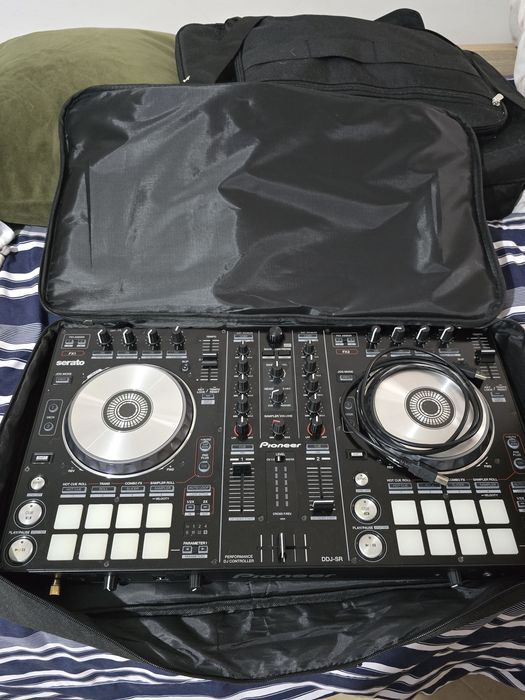 Pioneer ddj SR mais mesa de som e microfones