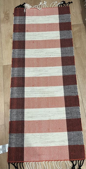 Tapete em algodao em tons de creme preto bourdeaux