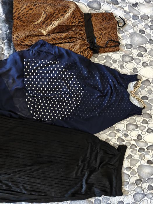 Віддам речі жіночі, безкоштовно.