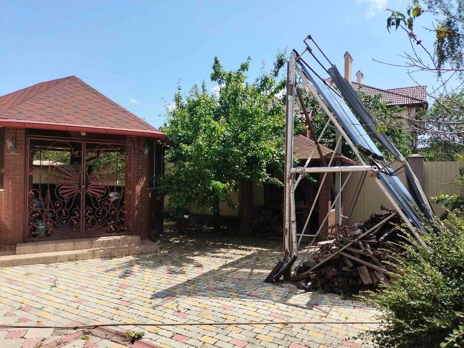 Продам шикарний будинок у Лісках 230кв.м