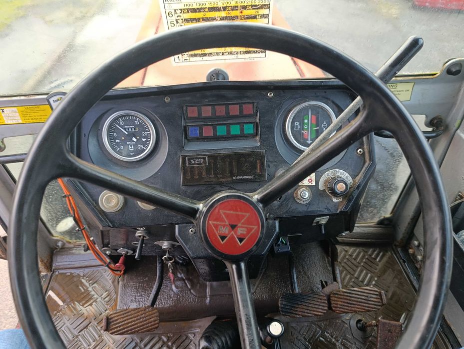 Ciągnik MASSEY FERGUSON 699 Traktor 129 KM
