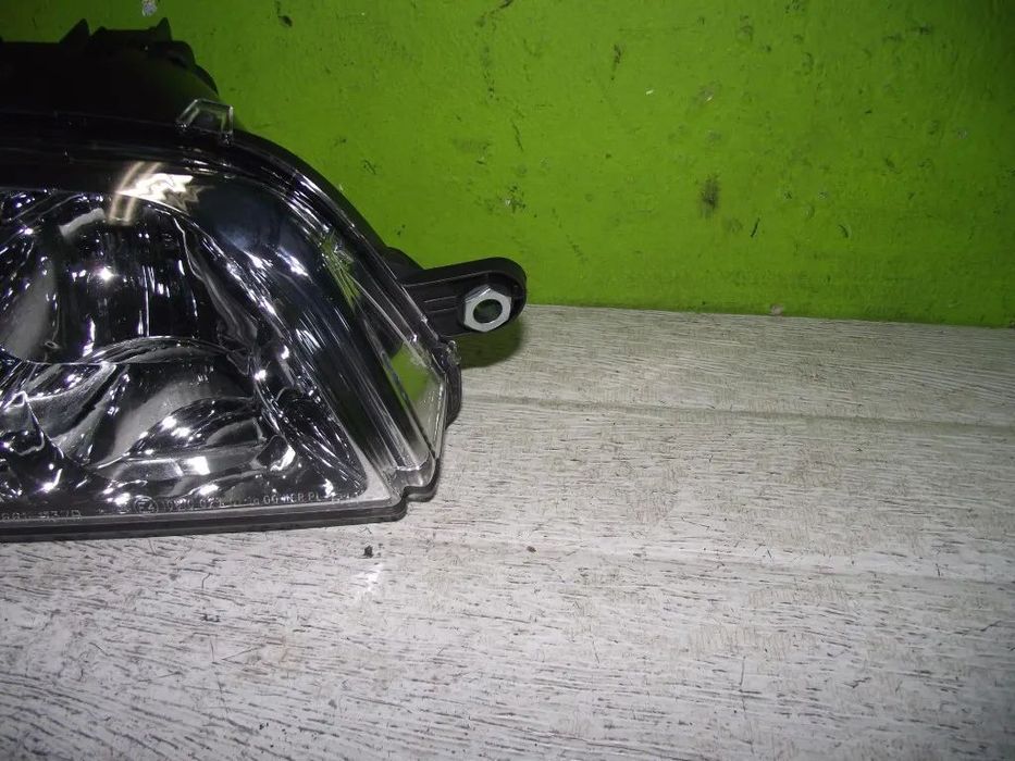 Farol Direito Fiat Strada / Fiat Palio - 2001 / 2005 - NOVO - F1230