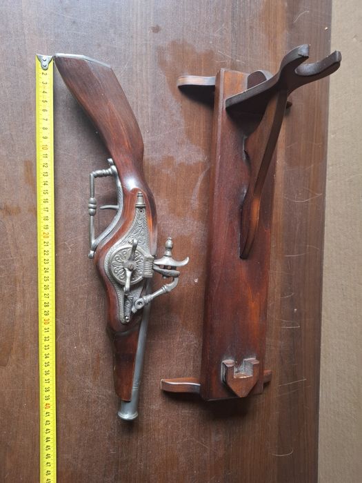 Stary pistolet atrapa