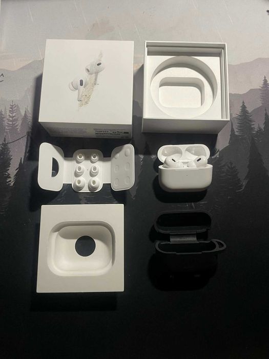 AirPods Pro 2 + etui + dodatkowe nakładki