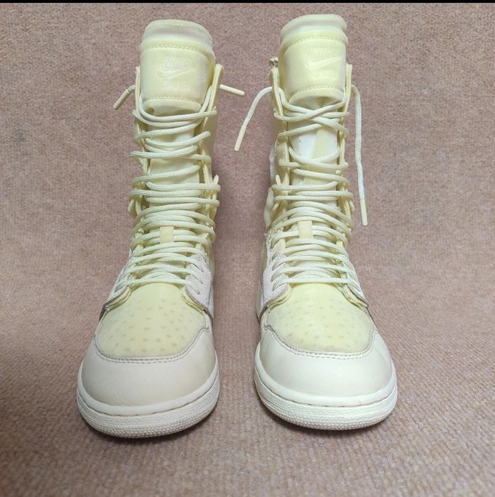 Nike Wmns Air Jordan 1 Explorer XX – Amarelo Fluorescente | 38.5