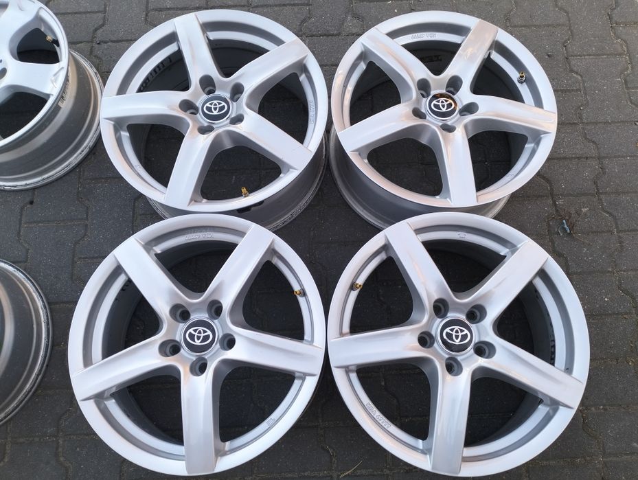 Felgi aluminiowe 17 cali 5x114,3 et 47 Toyota Corolla CHR Avensis