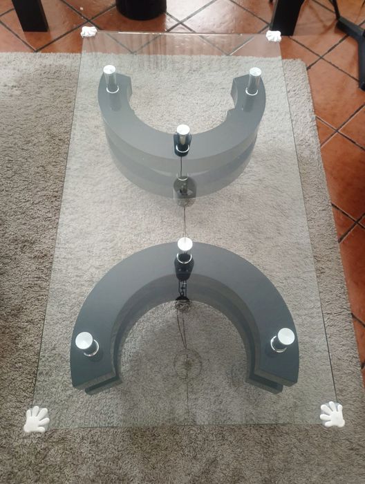 Mesa de Centro em Vidro – Estilo e Espaço