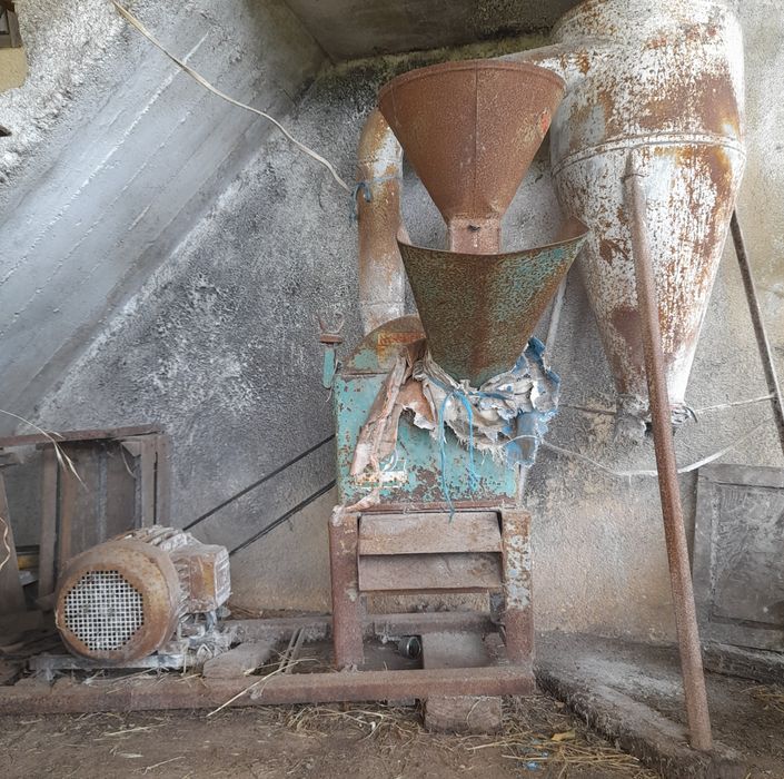 Moinho a martelos 10CV, moagem de cereais e silagem