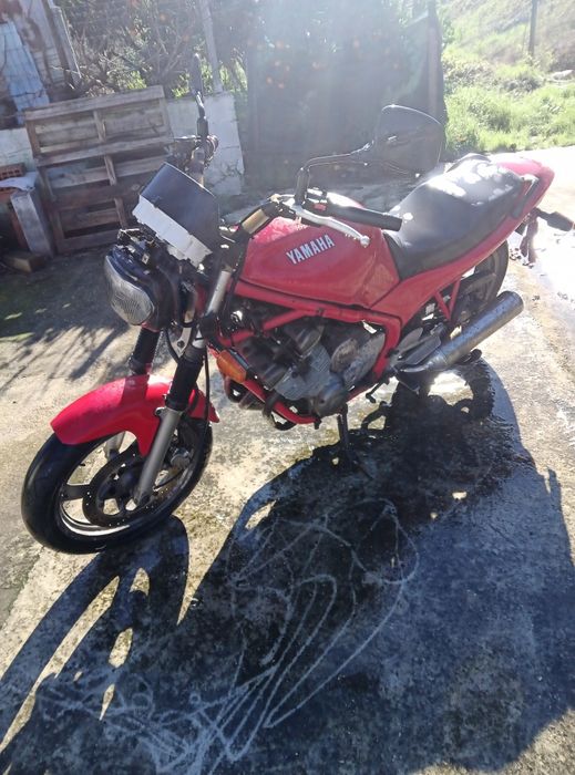 Moto Yamaha diversiu como novo